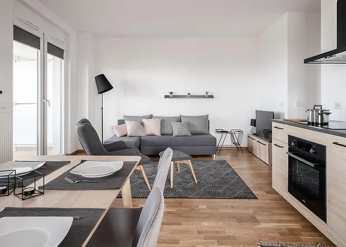 Rentplanet - Atal Tower Apartamento